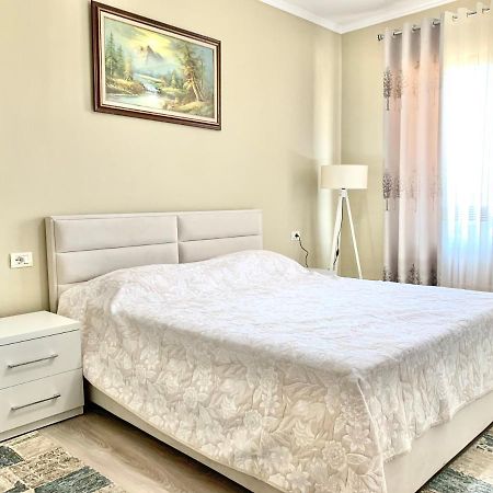 Syzo Apartments Pogradec Eksteriør billede