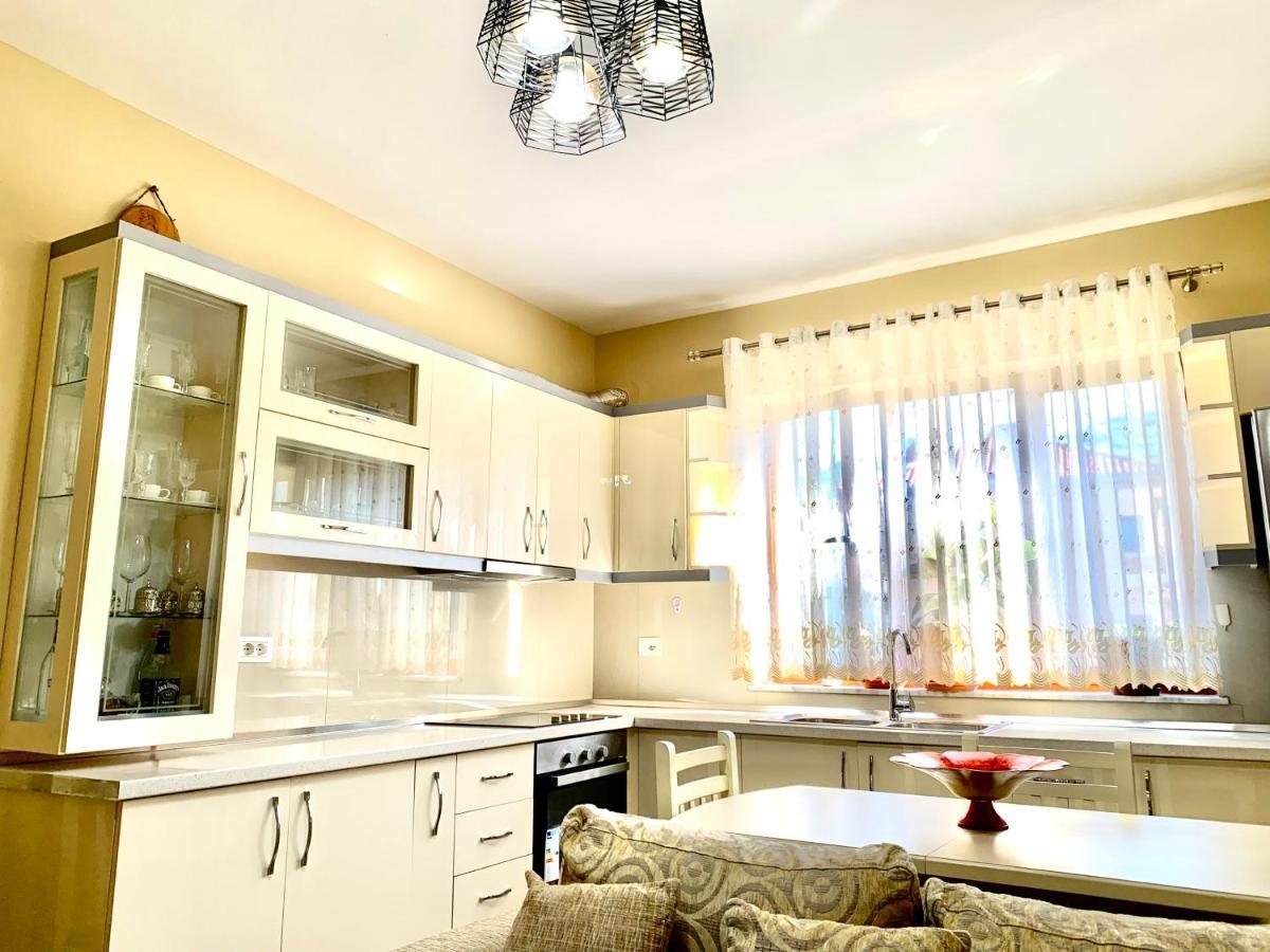 Syzo Apartments Pogradec Eksteriør billede