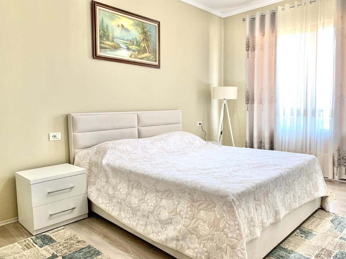 Syzo Apartments Pogradec Eksteriør billede