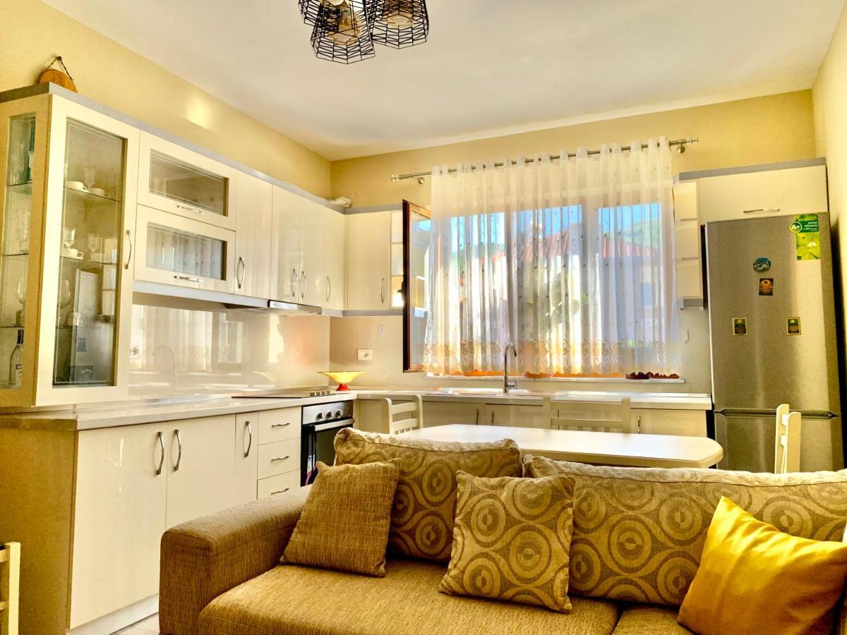 Syzo Apartments Pogradec Eksteriør billede