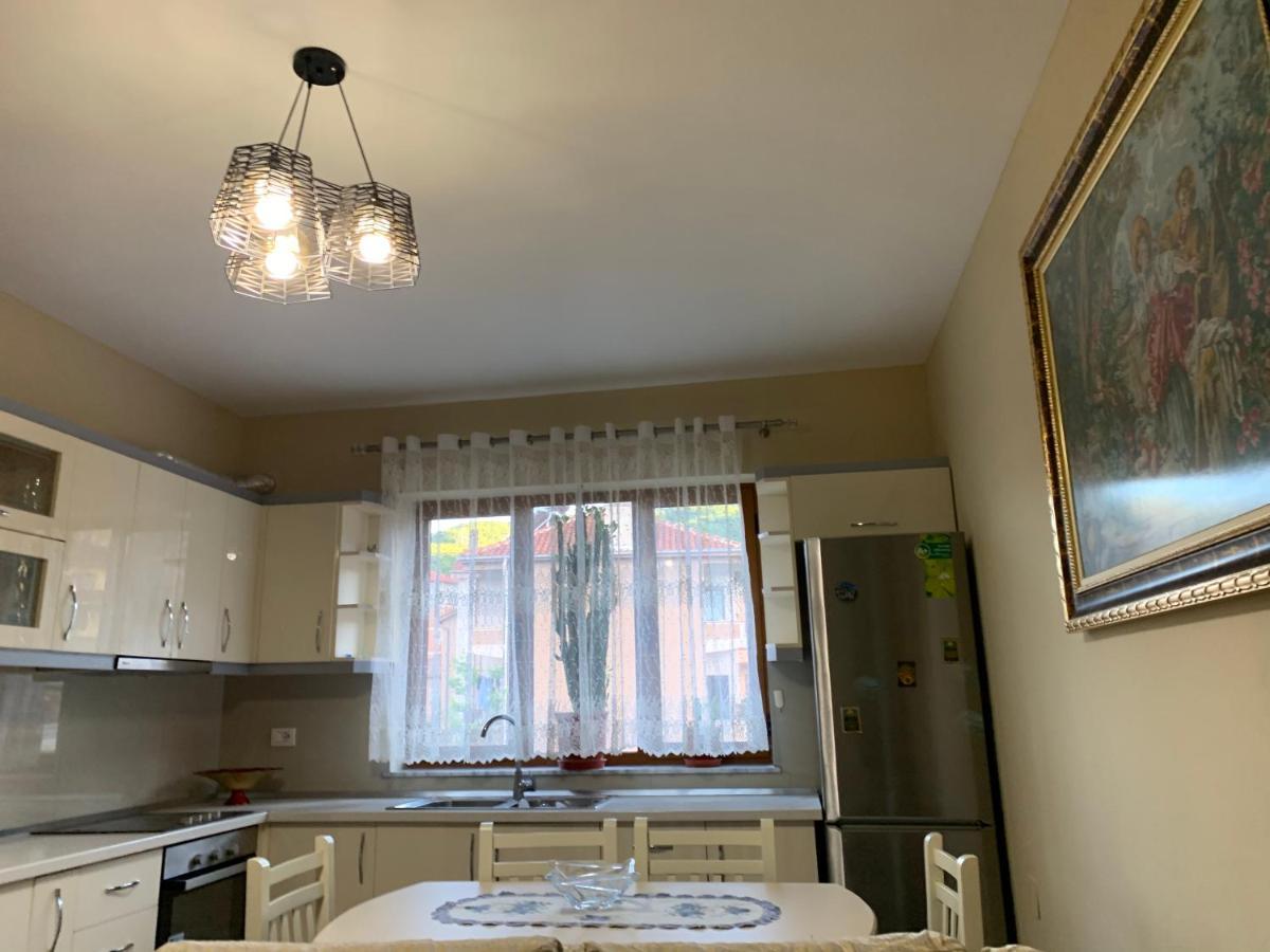 Syzo Apartments Pogradec Eksteriør billede