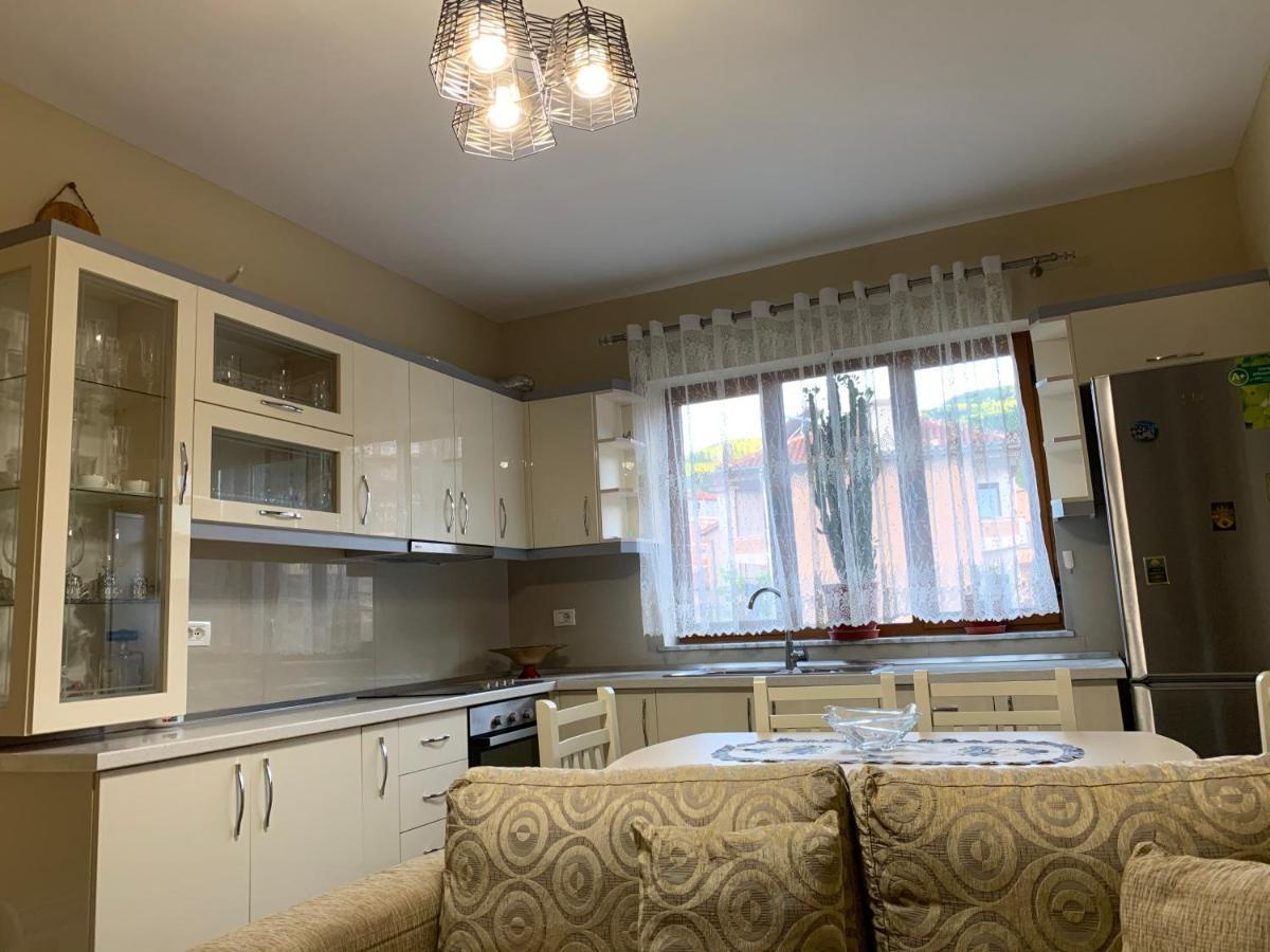 Syzo Apartments Pogradec Eksteriør billede
