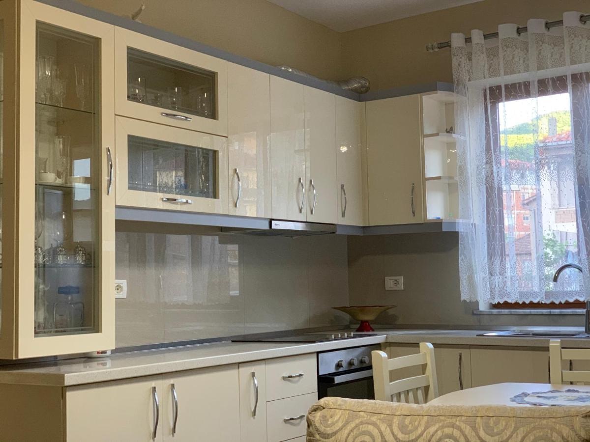 Syzo Apartments Pogradec Eksteriør billede